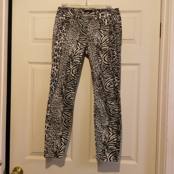 Glo! Adrian Grayscale Animal Print Jean, Ju - Picture 2 of 9